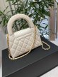 画像2: 【新品】【未使用品】2023-2024 AW 新作 CHANEL シャネル AS4416 B14296 10601 マトラッセ トップハンドル ミニ ショッピングバッグ シャイニーエイジドカーフスキン ホワイト ゴールド金具 23K ハンドバッグ レディース 女性用 白 ブランド レア プレゼント (2)