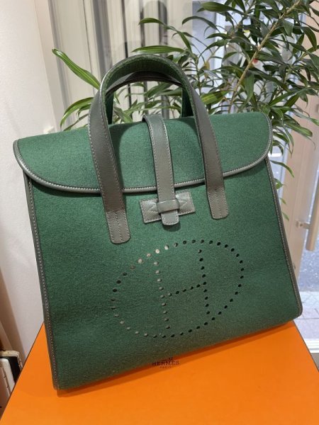 画像1: 【美品】HERMES エルメス フードゥ フェルト×レザー ダークグリーン ゴールド金具 F刻印□ヴィンテージ 中古 トートバッグ ハンドバッグ ボストンバッグ レディース 女性用 メンズ ブランド 本革 レザー カーフ 緑 希少 レア プレゼント ギフトバック (1)