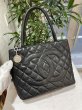 画像1: 【美品】CHANEL シャネル A01804 復刻トート キャビアスキン ブラック マットシルバー金具 ヴィンテージ 中古 ハンドバッグ トートバッグ ショルダーバッグ レディース 女性用 ブランド 本革 レザー カーフ 黒 希少 レア プレゼント ギフト バック (1)