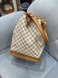 画像1: 【美品】LOUIS VUITTON ルイ・ヴィトンN42222 ノエ スペシャルオーダー ダミエ アズール ゴールド金具 巾着型ショルダーバッグ 中古 ハンドバッグ ショルダーバッグ トートバッグ レディース 女性用 レザー ブランド ビトン 希少 レア プレゼント ギフト バック (1)