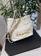 画像1: 【新品】【未使用品】2023 SS 新作 CHANEL シャネル AS3980 CHANEL 22 ミニハンドバッグ シャイニーカーフスキン ホワイト ゴールド金具 ショルダーバッグ 2WAYバッグ レディース 女性用 ブランド 本革 レザー 白 希少 レア プレゼント ギフト バック (1)